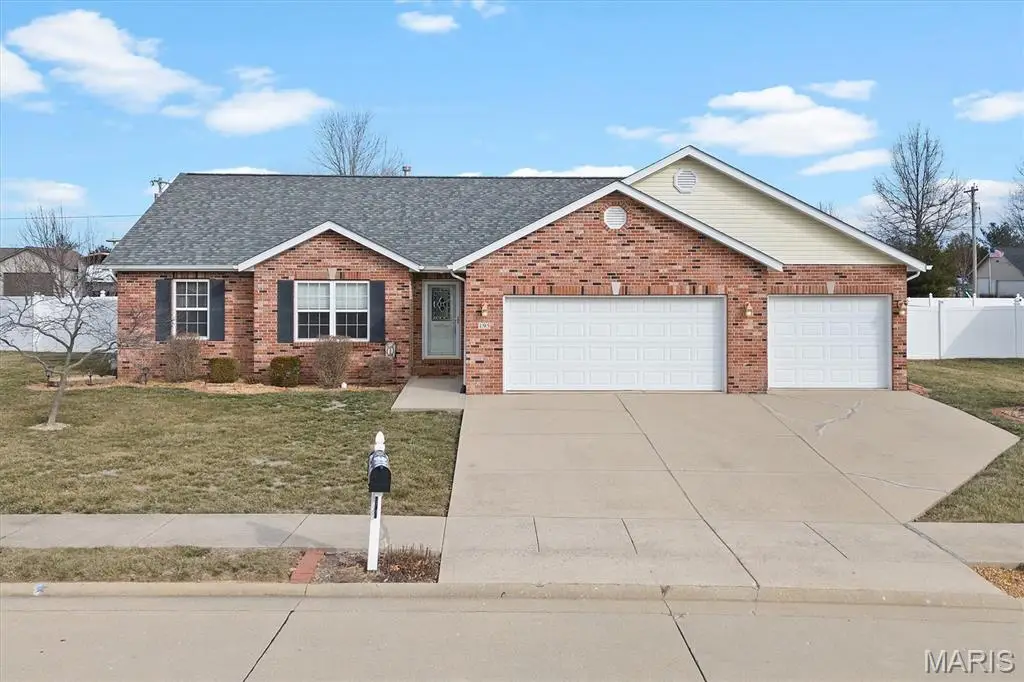 195 Baneberry Drive, Highland, IL 62249 - #1