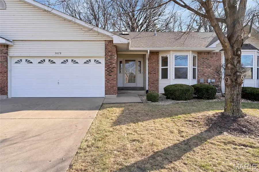 3079 Shady Oak Drive #15B, Saint Charles, MO 63301 - Image #2