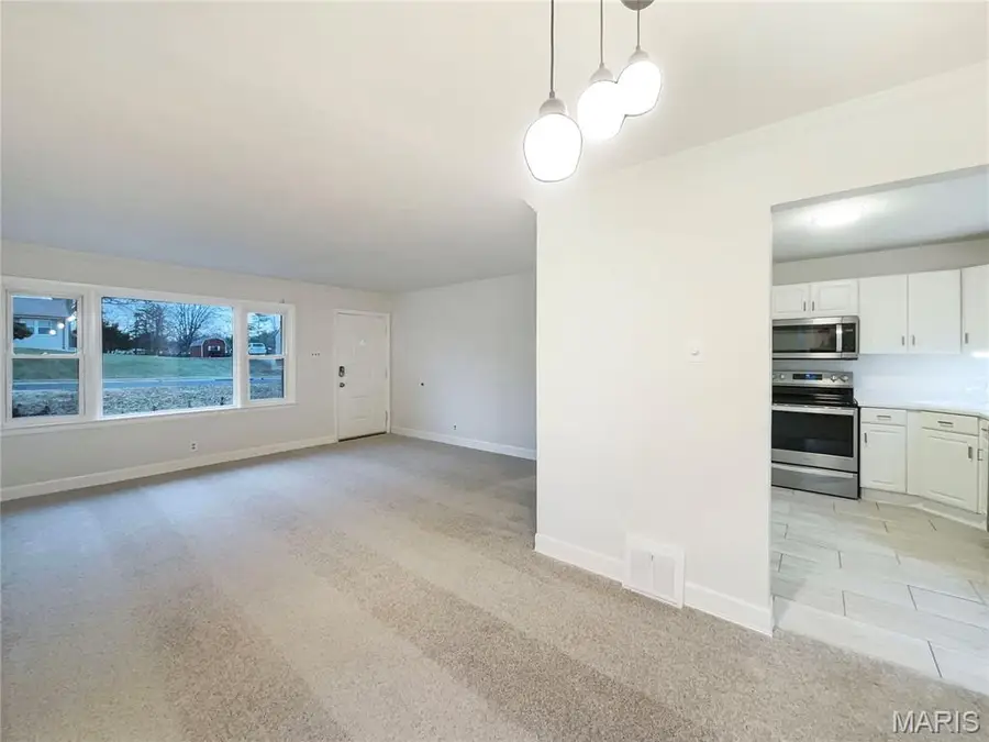 614 Barton Lane, Ballwin, MO 63021 - Image #3