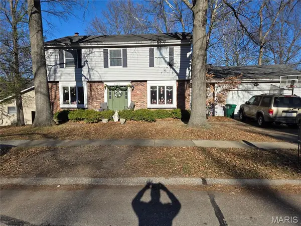 3635 Whispering Ridge Lane, Oakville, MO 63129