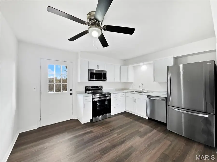 6 S Boxwood Lane, Ofallon, MO 63366 - Image #2