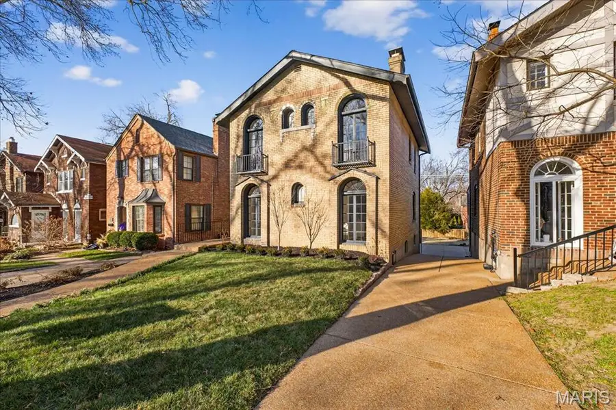 7267 Lindell Boulevard, University City, MO 63130 - Image #2