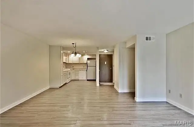 1410 Heritage Landing #105, Saint Charles, MO 63303 - Image #3