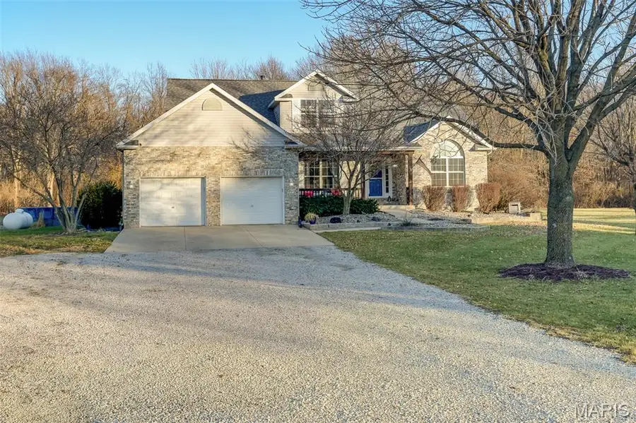 24 Meadow Woods Court, Edwardsville, IL 62025 - Image #2