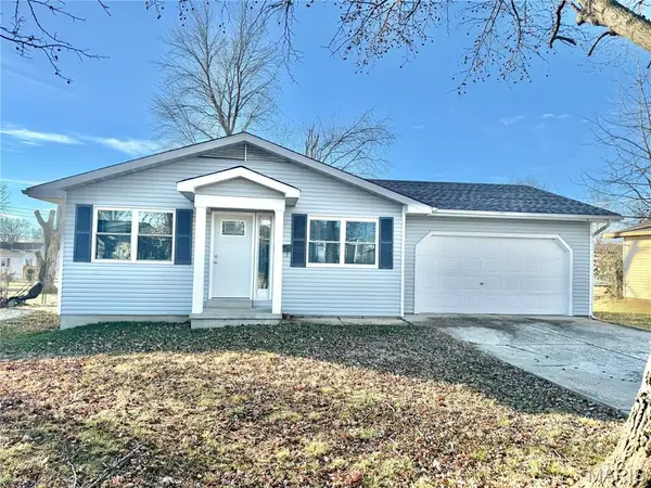 12 Oak Street, Farmington, MO 63645