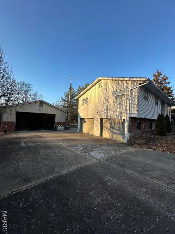 1104 Fairland Road, Jefferson City, MO 65109