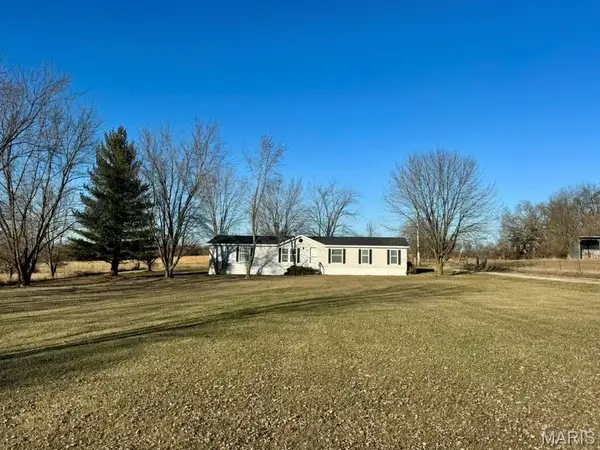 9390 Shelby 492, Hunnewell, MO 63443