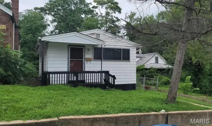 4211 Ravenwood Avenue, Saint Louis, MO 63121 - Image #1
