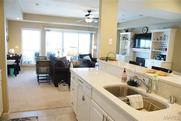 807 Harbour Town Drive E #807 E, Lake Ozark, MO 65049