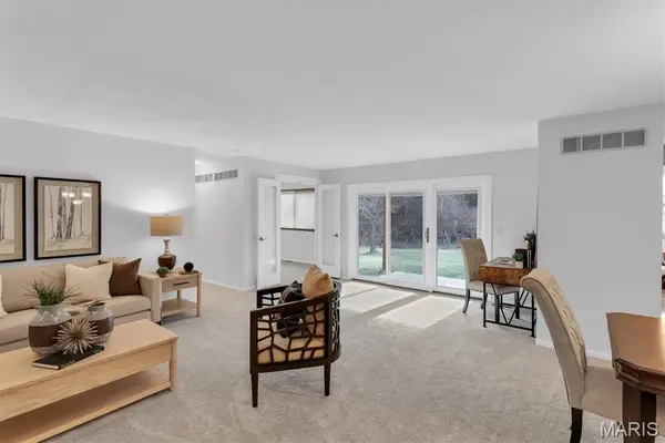 13150 Royal Pines Drive #1, Maryland Heights, MO 63146