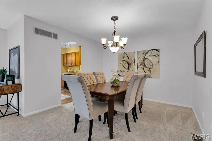 13150 Royal Pines Drive #1, Saint Louis, MO 63146 - Image #3