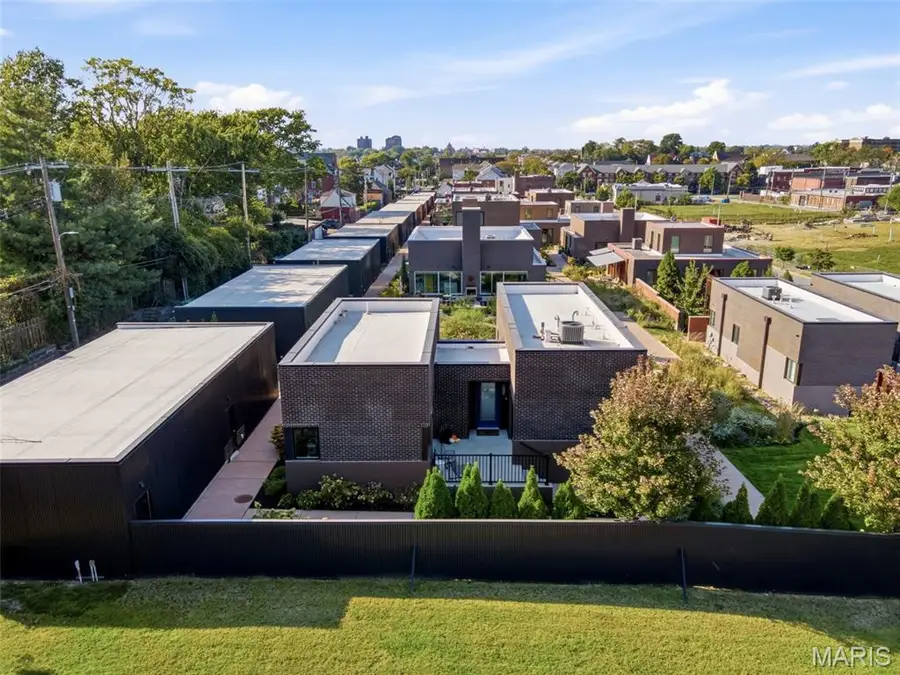 3738 Olive Street, Saint Louis, MO 63108 - #2