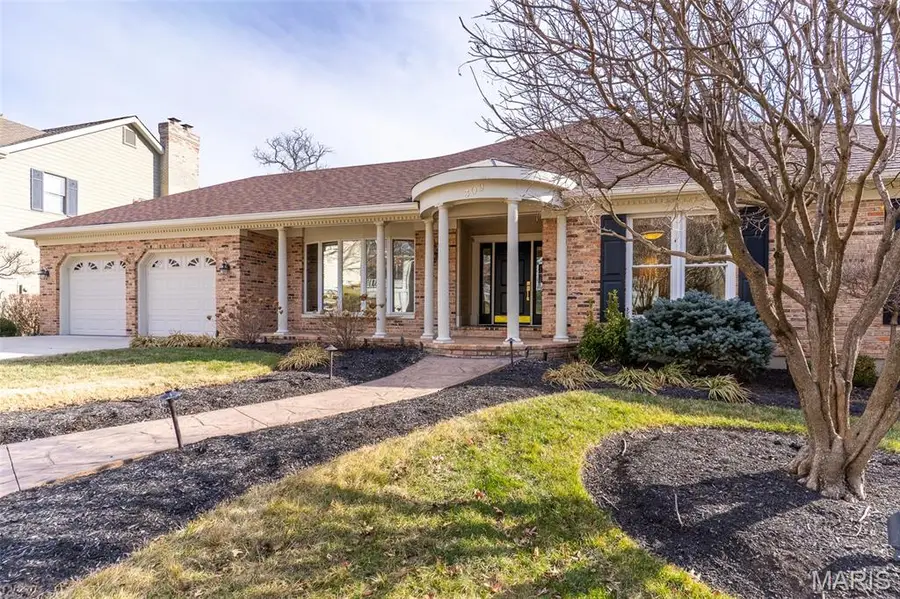 309 Greenbriar Estates Drive, Des Peres, MO 63122 - Image #2