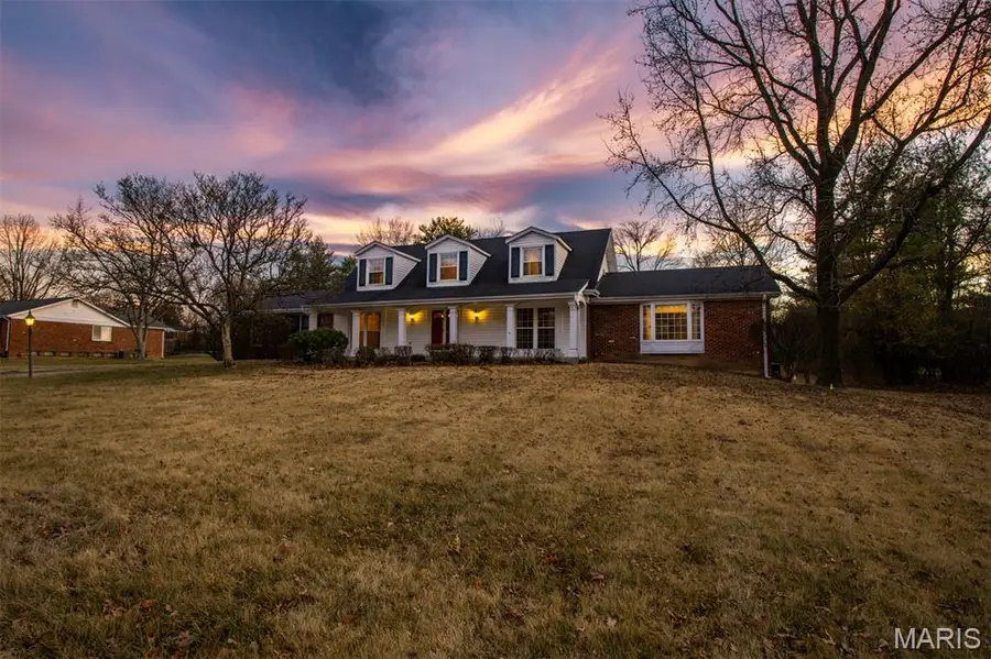 23 Williamsburg Road, Creve Coeur, MO 63141 - Image #3