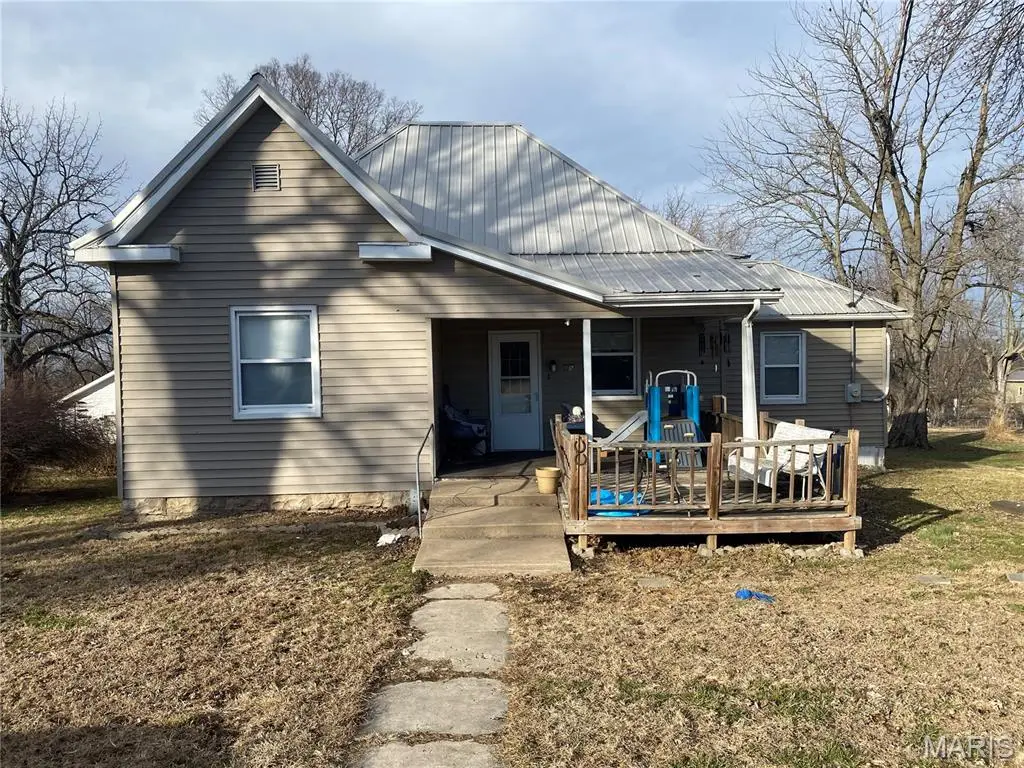 305 E 2nd Street, New London, MO 63459 - #1