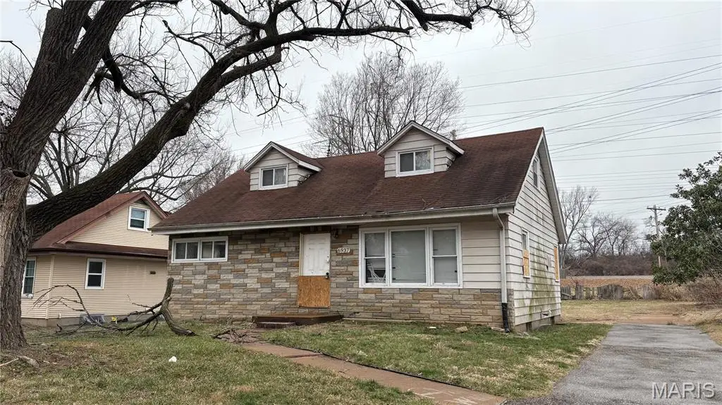 6937 Berkridge Court, Hazelwood, MO 63042 - Image #1