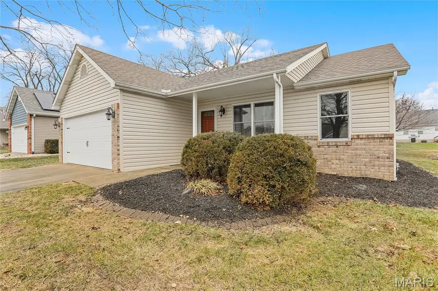 107 Bayhill Boulevard, Glen Carbon, IL 62034 - Image #2