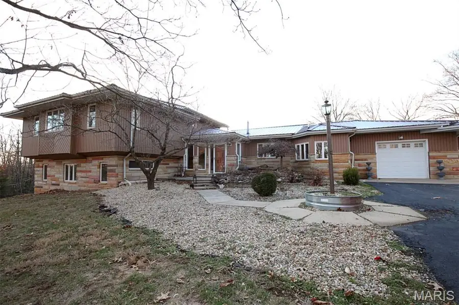 2415 Zent Drive, Vandalia, IL 62471 - Image #2