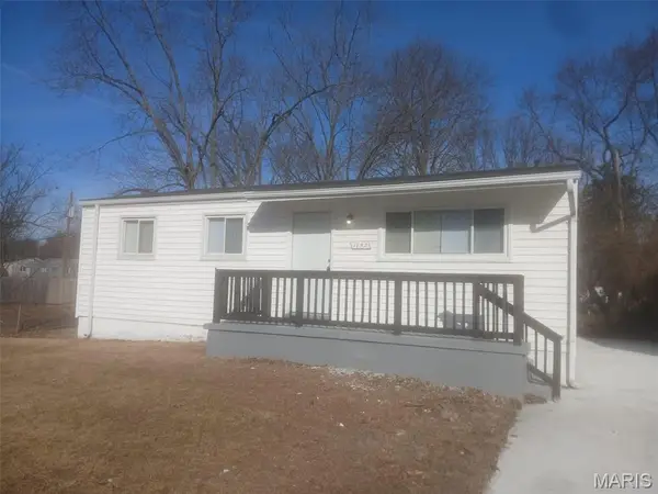 1157 Scott, St Louis, MO 63138