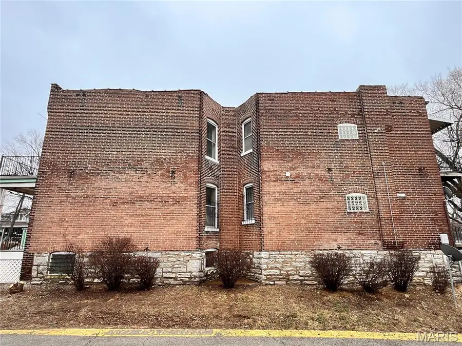 4940 Berthold Avenue, Saint Louis, MO 63110 - Image #2