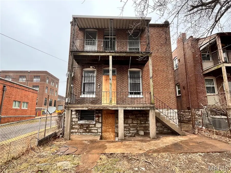 4940 Berthold Avenue, Saint Louis, MO 63110 - Image #3