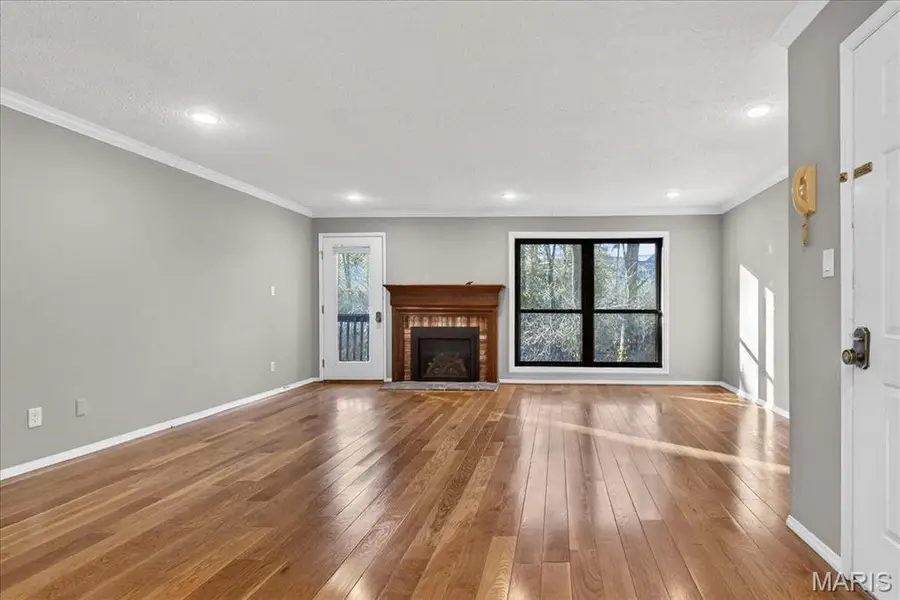 2000 Meadowtree Lane #7, Kirkwood, MO 63122 - #2