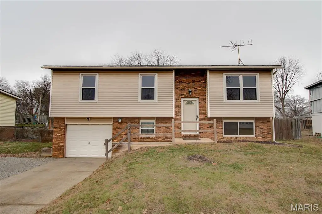 7708 Meadowlark Drive, Godfrey, IL 62035 - Image #1