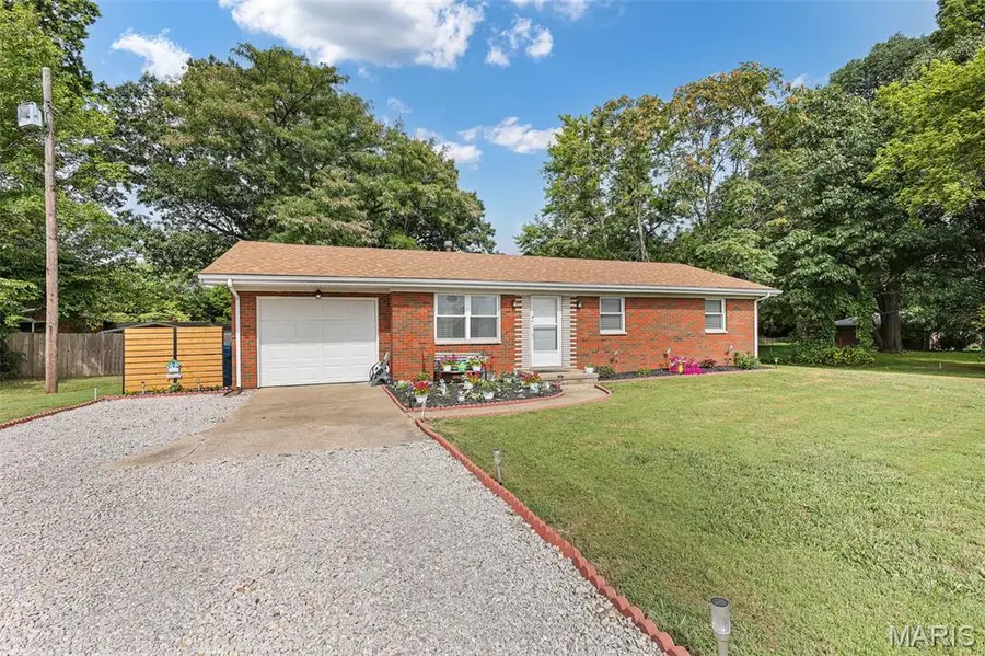 102 Toni Court, Collinsville, IL 62234 - Image #2