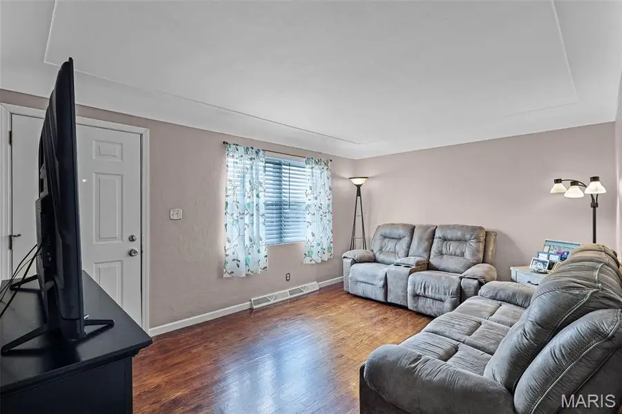 102 Toni Court, Collinsville, IL 62234 - Image #3