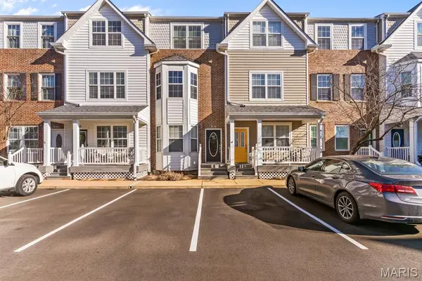 227 W Monroe Avenue #205, Kirkwood, MO 63122