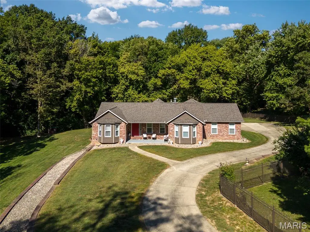 109 Kingsbrooke Boulevard, Glen Carbon, IL 62034 - Image #1