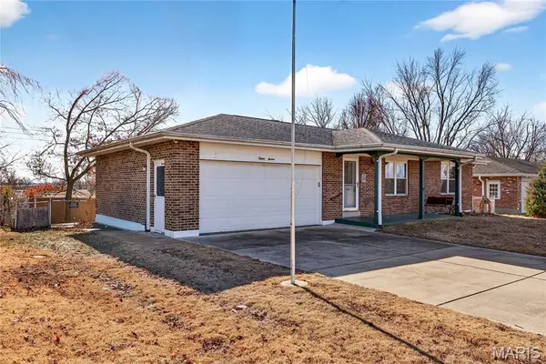 1516 Huncker Drive, St Charles, MO 63301