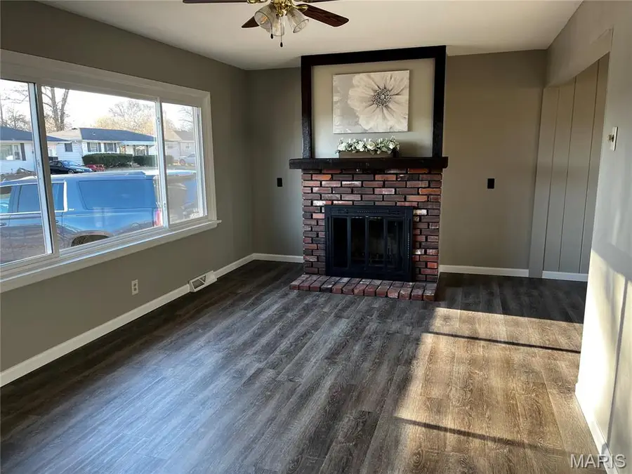 85 Ruth Drive, Florissant, MO 63031 - Image #2