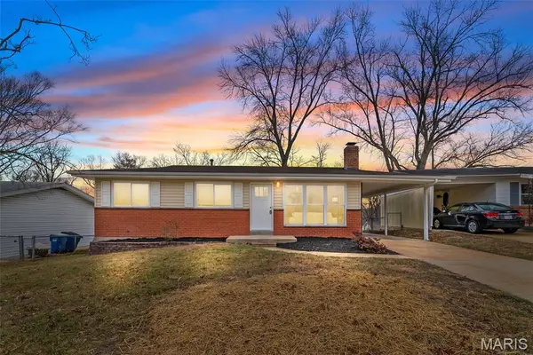 12 Lennox Terrace, Maryland Heights, MO 63043