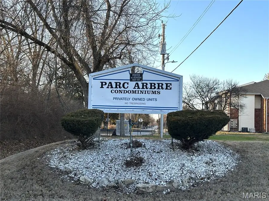 702 Materdie Lane #C, Florissant, MO 63031 - Image #3