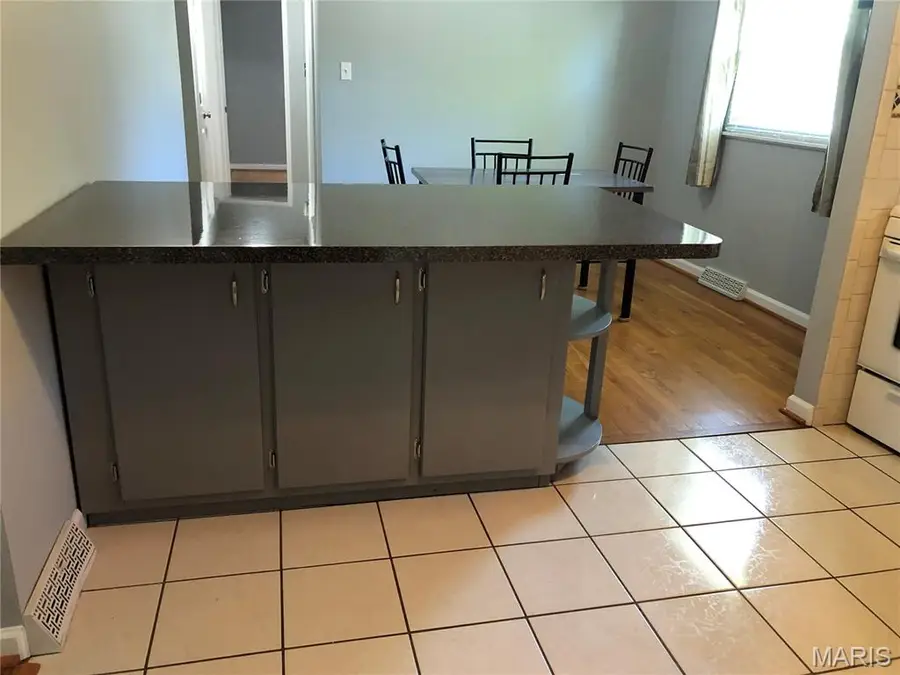 1221 South Drive, Saint Charles, MO 63303 - Image #3