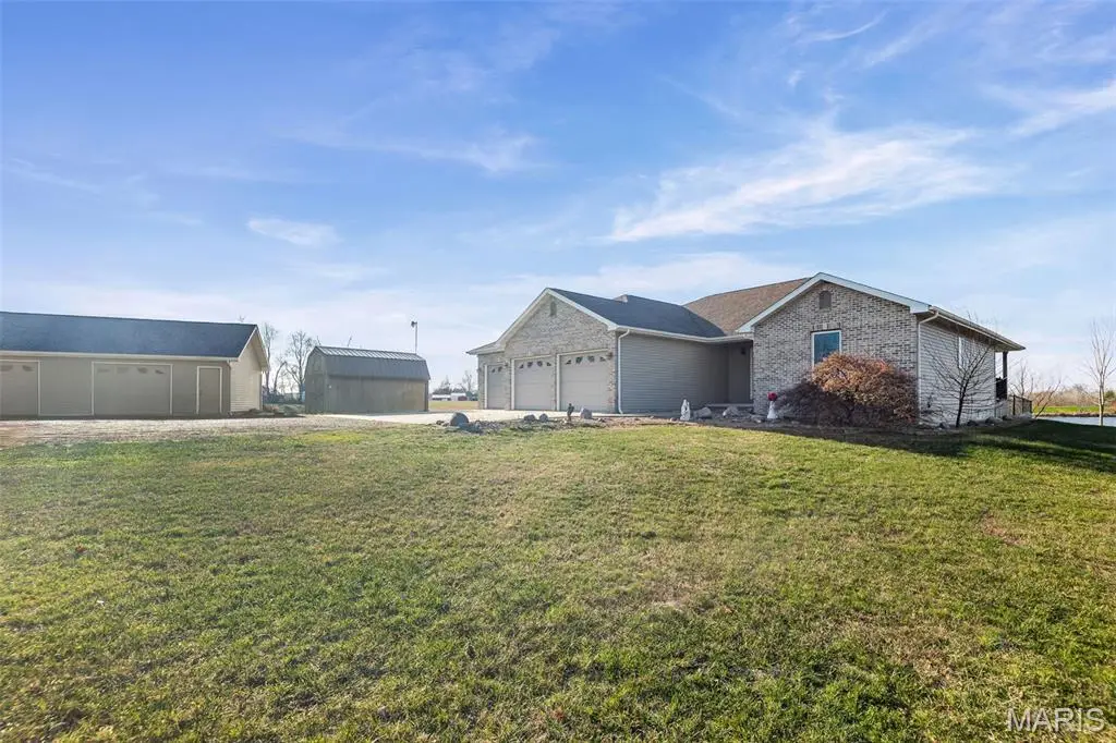 5476 Waterway Drive, Pinckneyville, IL 62274 - Image #1