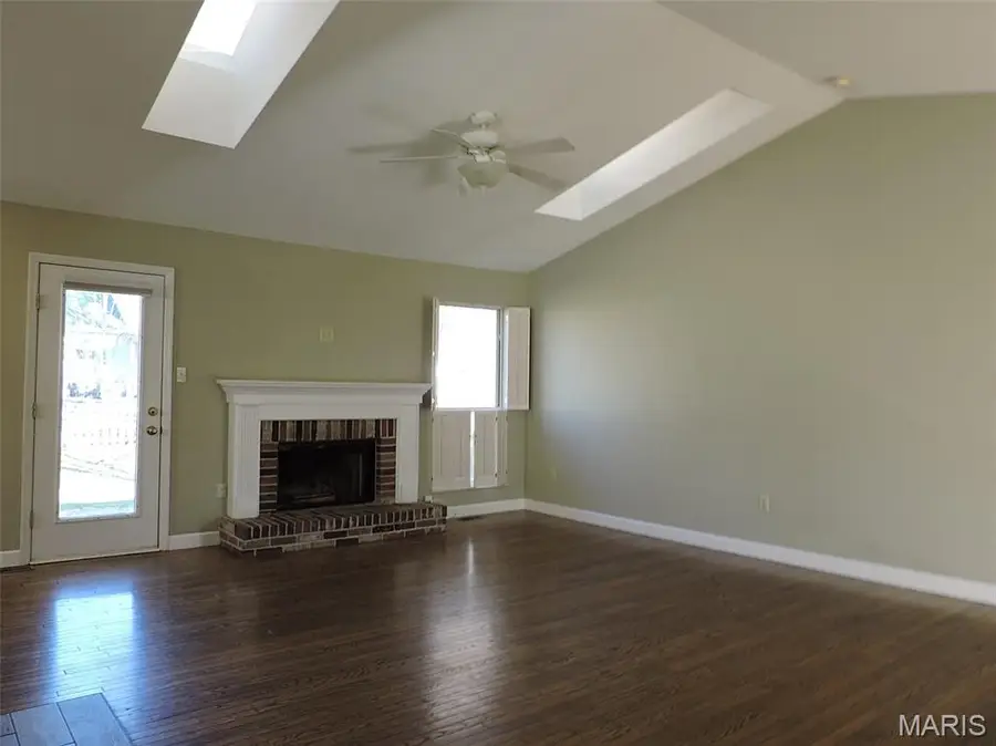 16735 Chesterfield Manor Drive, Chesterfield, MO 63005 - Image #2