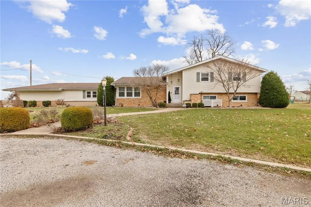 206 N Oak Street, Raymond, IL 62560 - Image #1