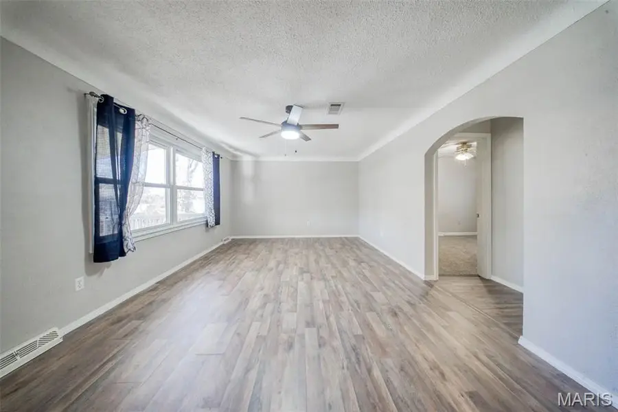 203 Debbie Lane, Cuba, MO 65453 - Image #3