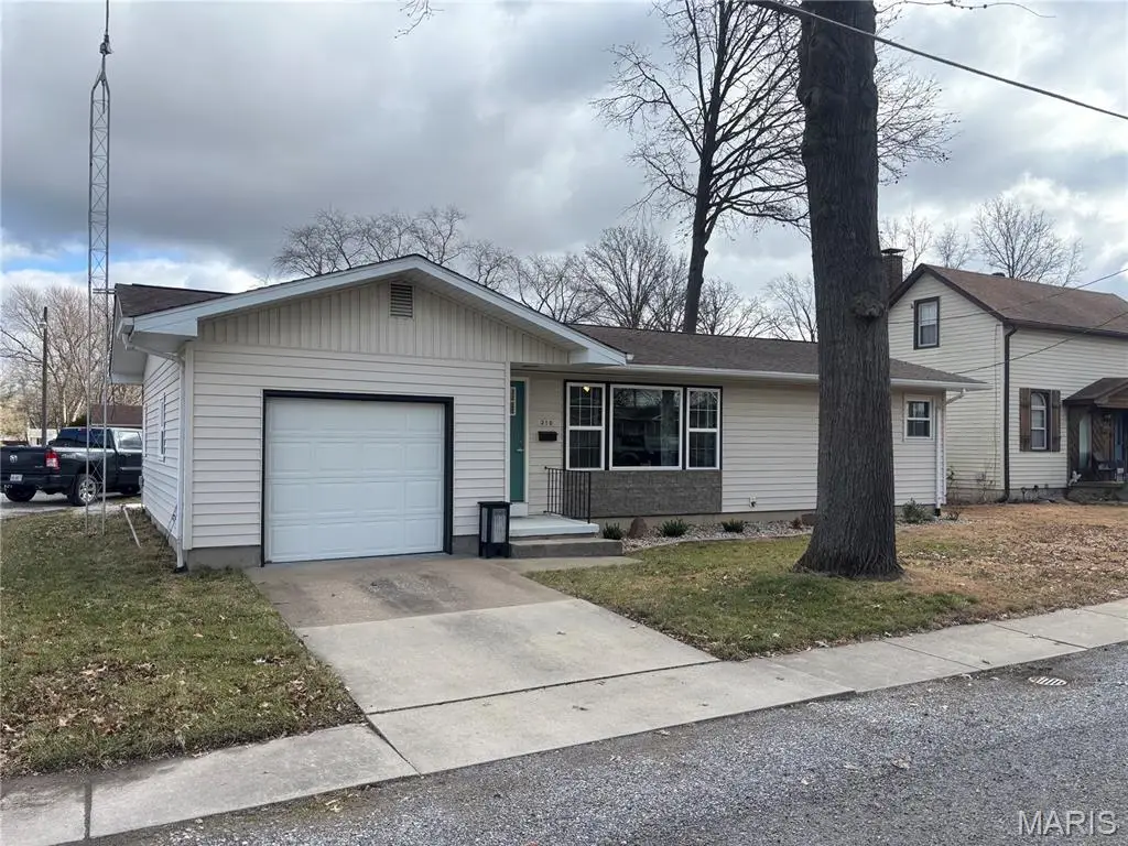 210 N Elm Street, Breese, IL 62230 - Image #1