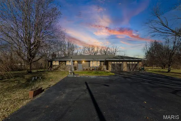 1221 S Clinton Road, Caseyville, IL 62232