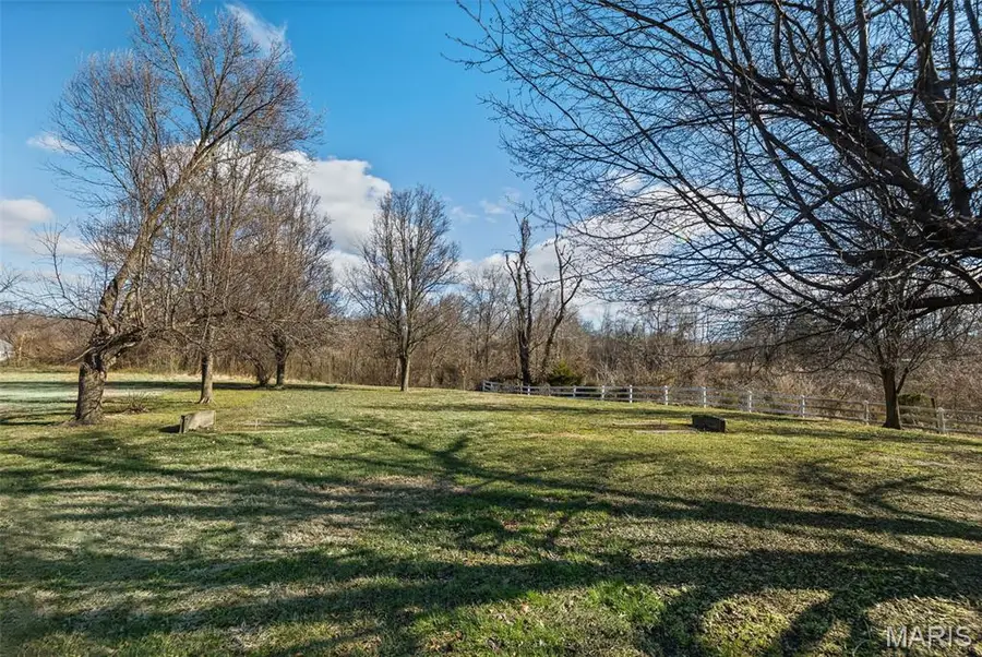 1221 S Clinton Road, Caseyville, IL 62232 - Image #2