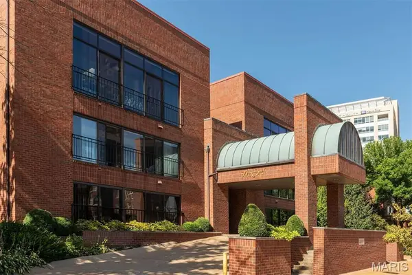 4554 Laclede Avenue #107, St Louis, MO 63108