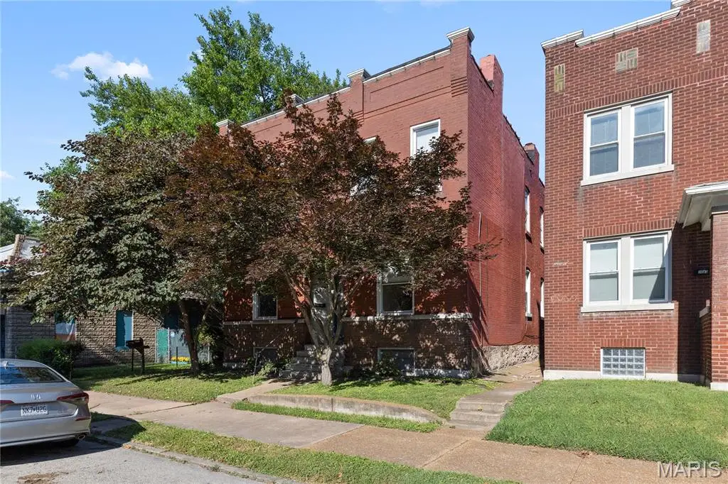 3005 S Compton Avenue, Saint Louis, MO 63118 - Image #1