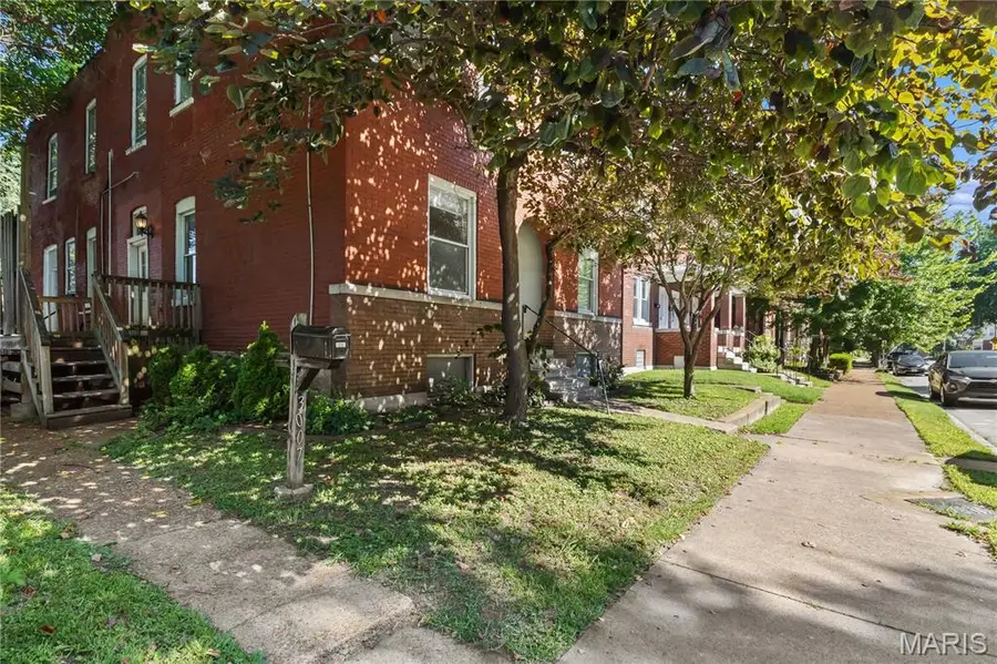 3005 S Compton Avenue, Saint Louis, MO 63118 - Image #2