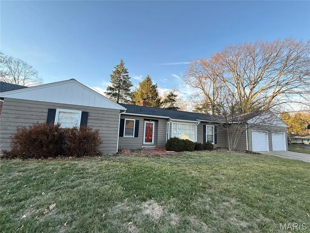 28 Eau Claire Drive, Saint Charles, MO 63301 - #1