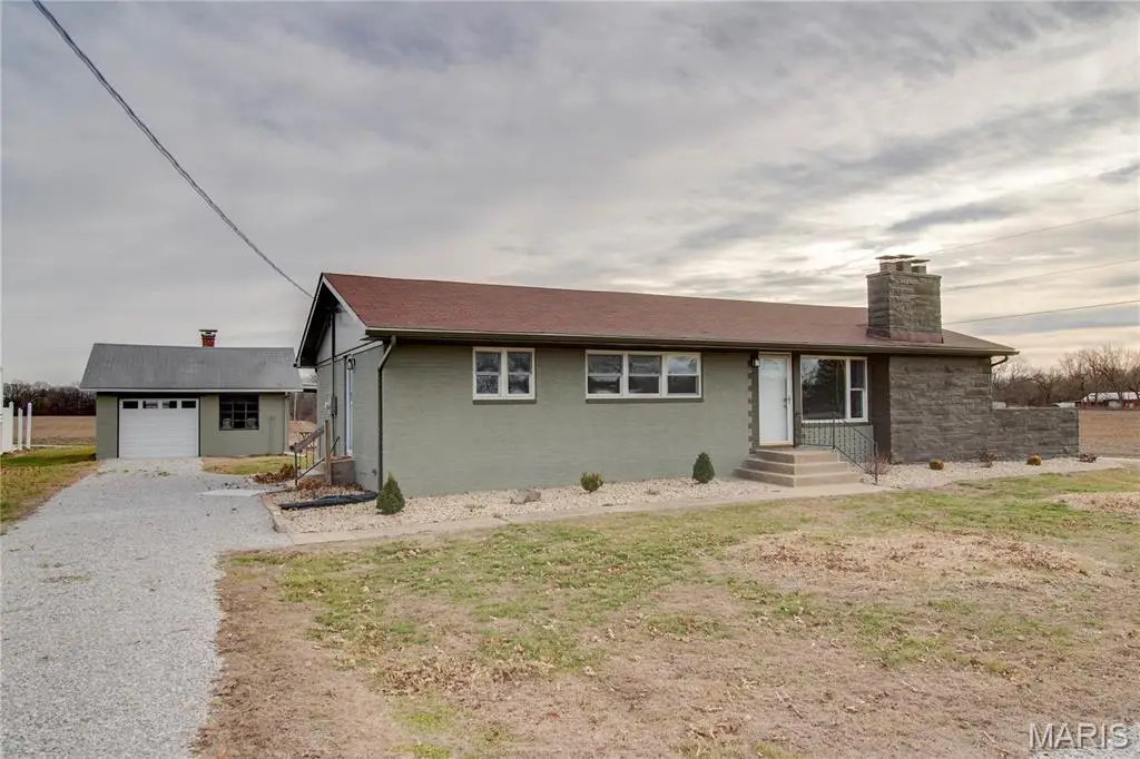 4437 Fosterburg Road, Alton, IL 62002 - Image #1