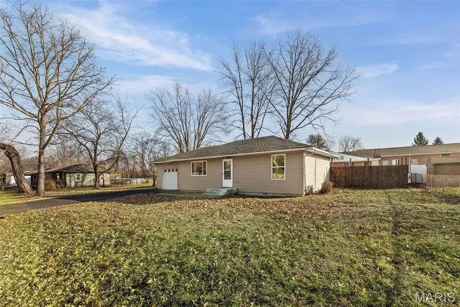 11 Richard Place, Belleville, IL 62223 - #3