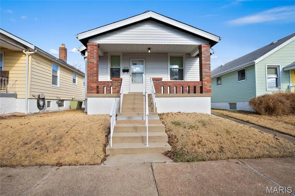 3979 Burgen Avenue, Saint Louis, MO 63116 - #1